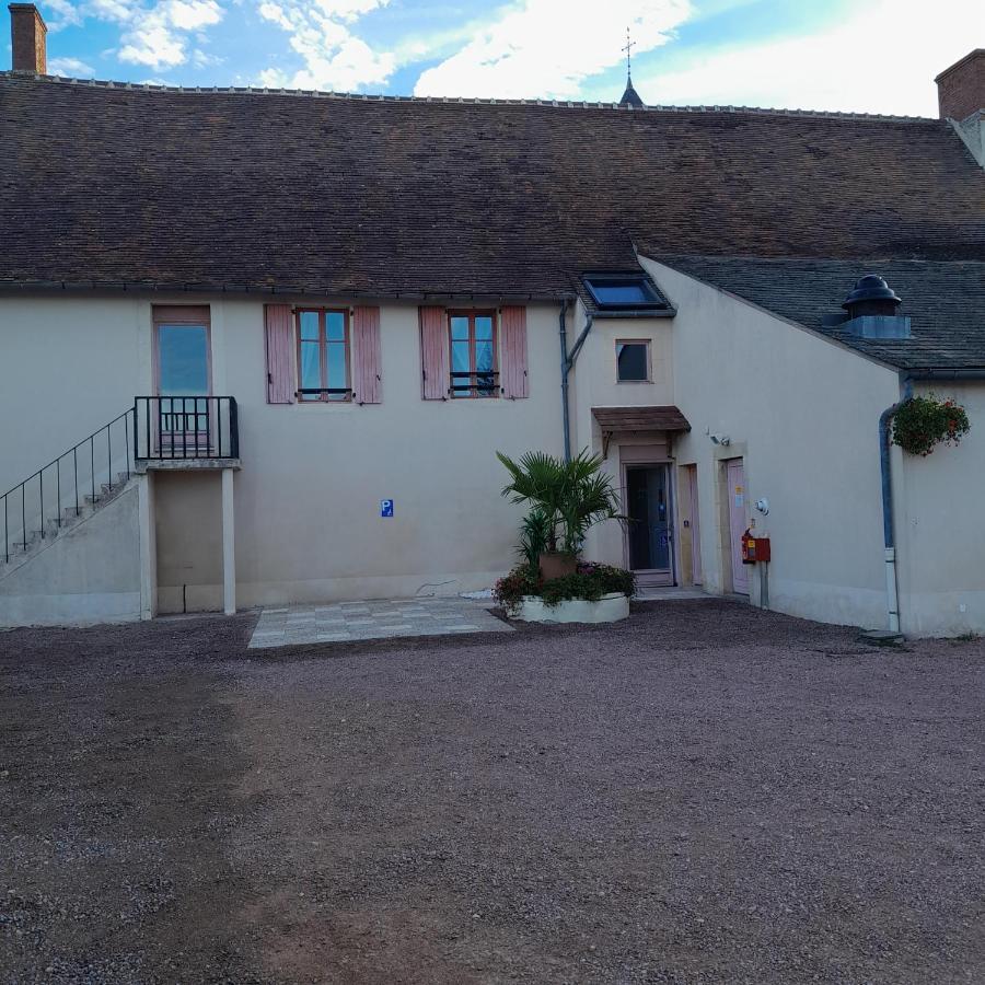 Hotel Du Cerf La Guerche-sur-l'Aubois Exterior foto